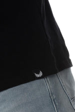 Black t-shirt with skull pattern design - Image n°5