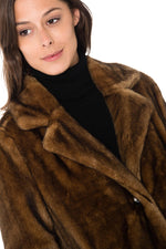 Mink-colored faux fur coat - Image n°4