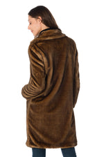 Mink-colored faux fur coat - Image n°7
