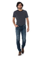 Raw blue jeans faded and with holes - Image n°6