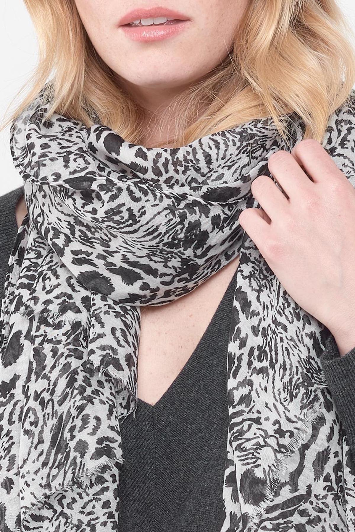 Women's black and white scarf - Image n°1