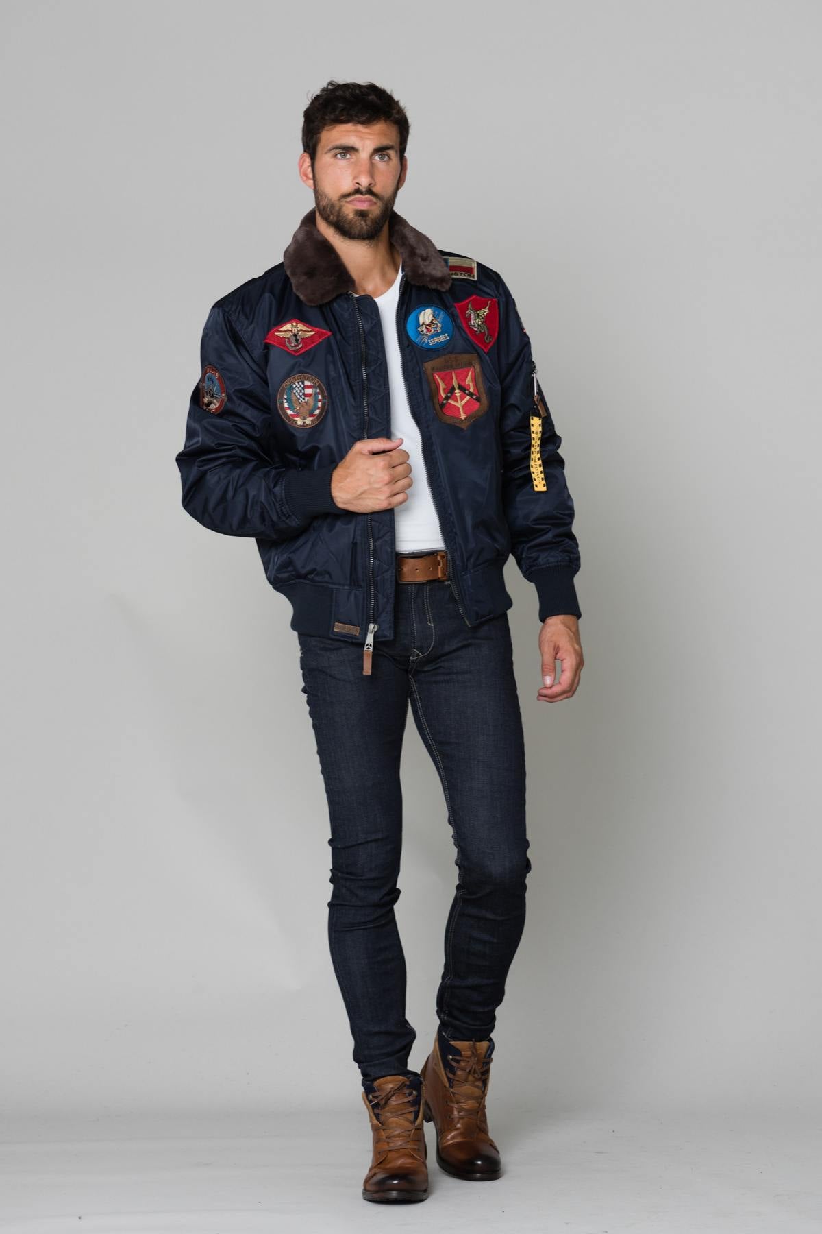 Navy blue jacket with patches - Image n°2