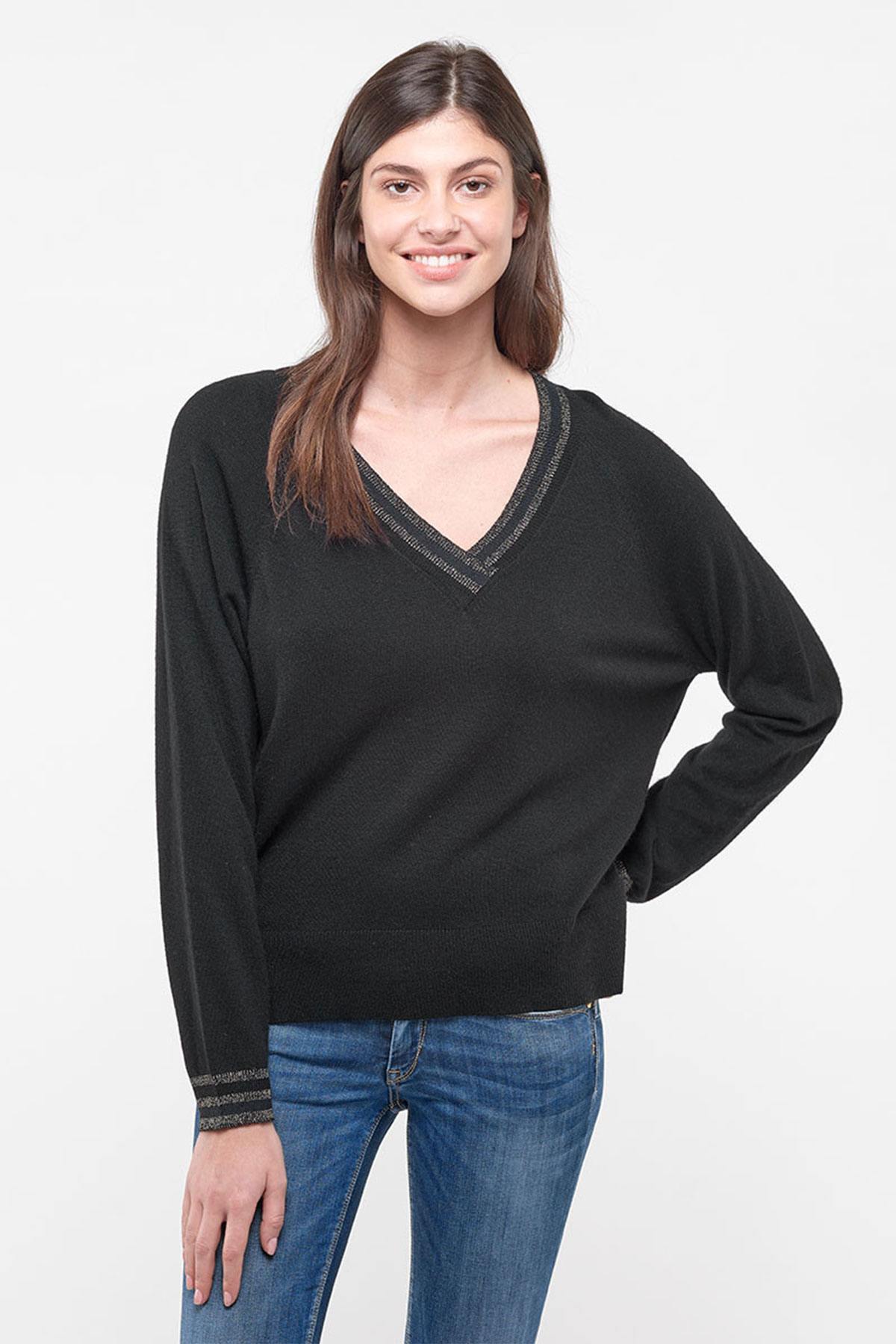 Thin black V-neck sweater - Image n°1
