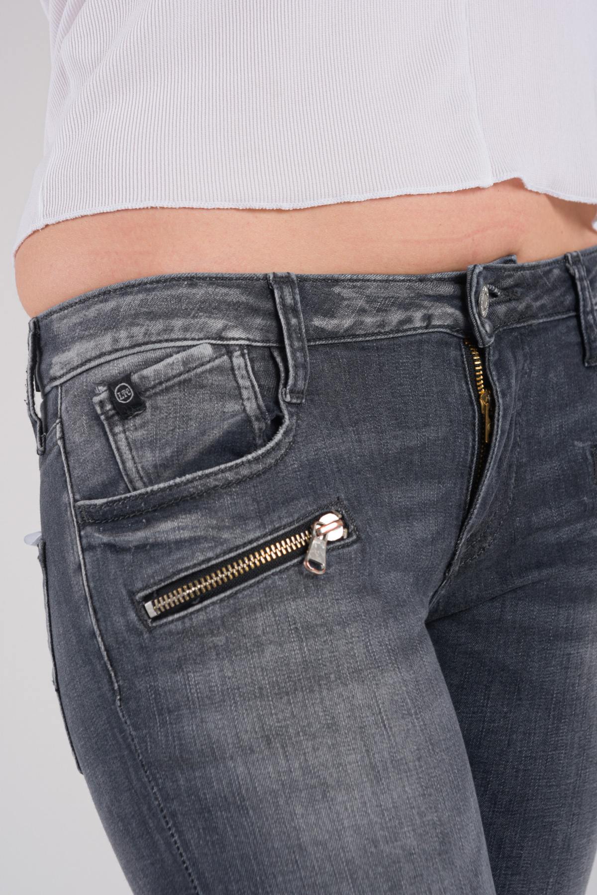 Gray jeans with fanc edges - Image n°3