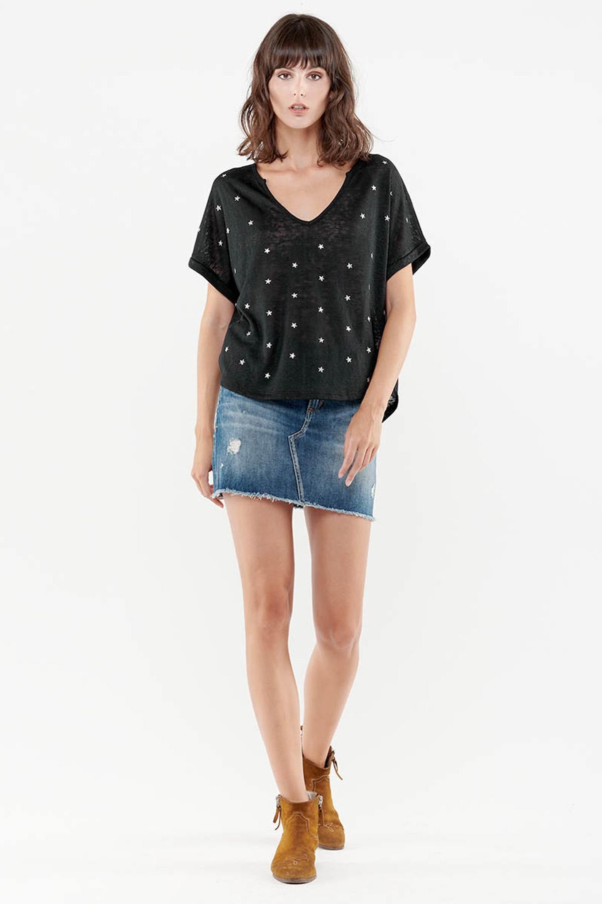 Black V-neck t-shirt with silver stars - Image n°4