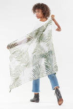 Flowing white mid-season scarf - Image n°1