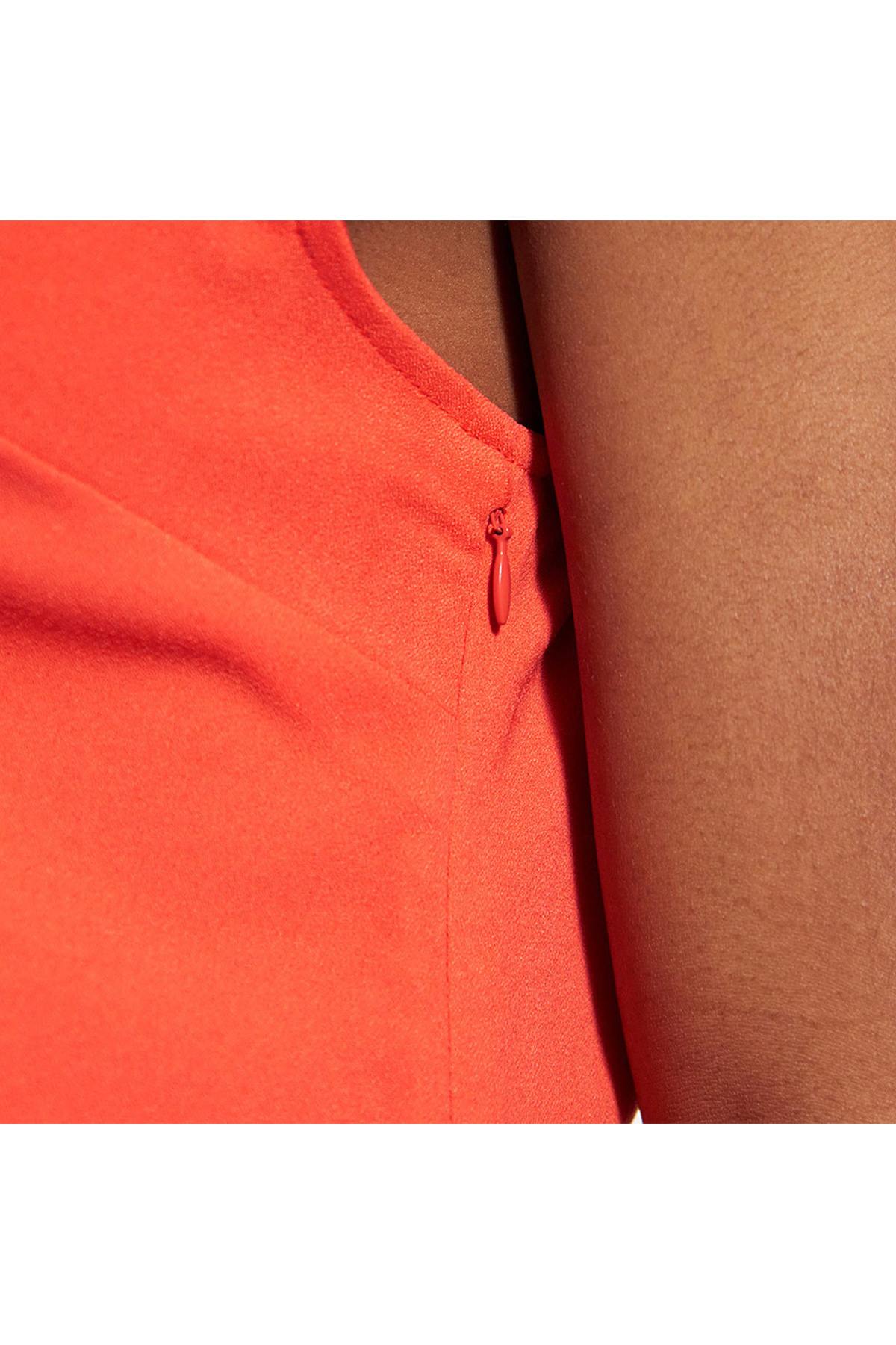 Coral color backless dress - Image n°6