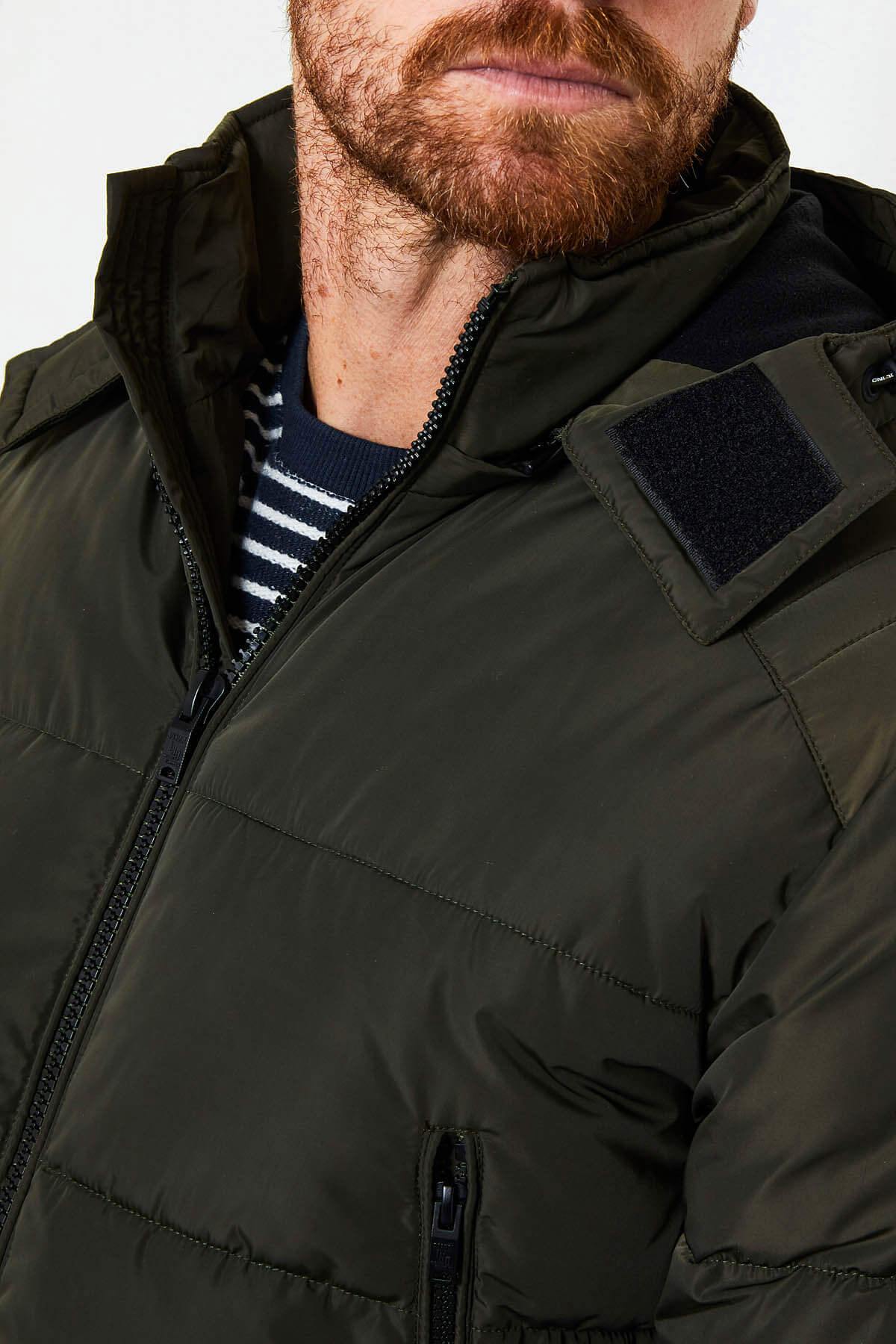 Khaki green hooded down jacket - Image n°3