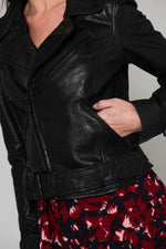 Total black perfecto with belt - Image n°8