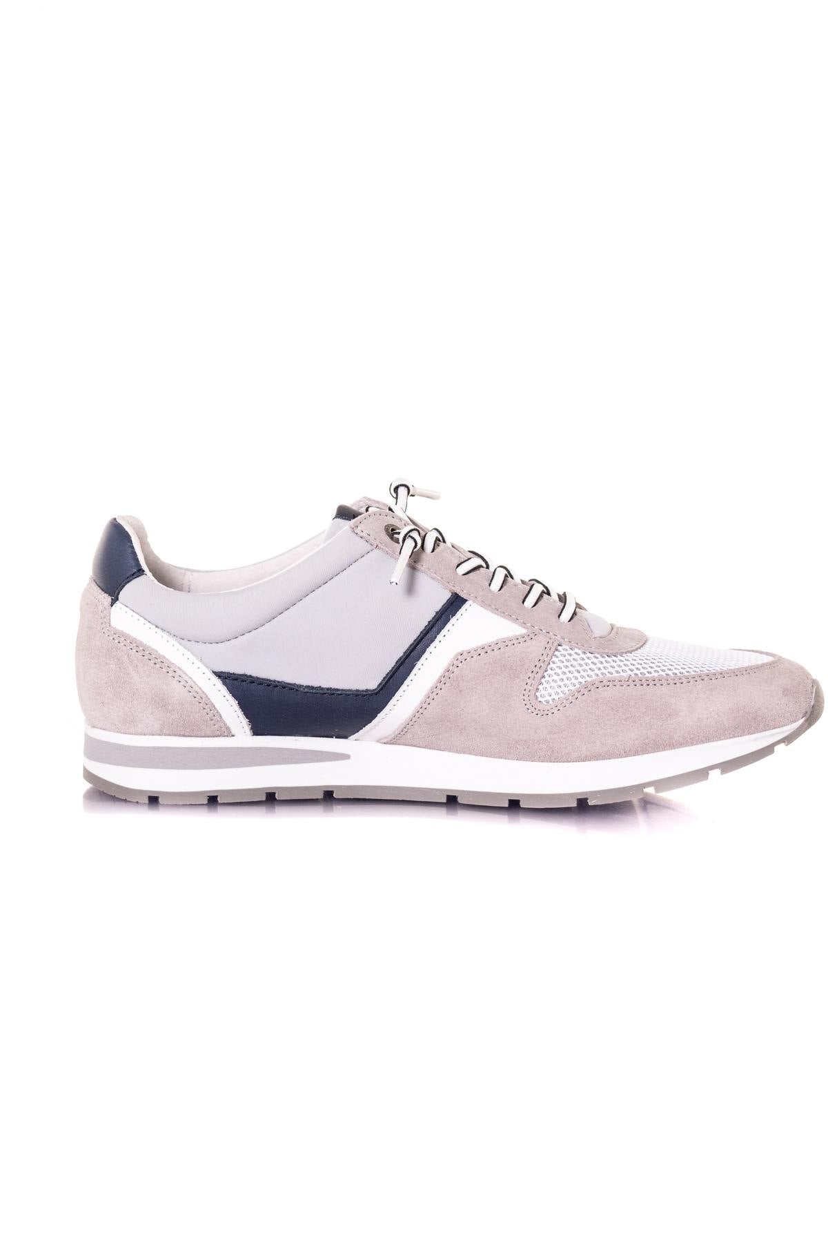 Gray sneakers - Image n°9