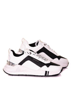 White and black sneakers - Image n°8