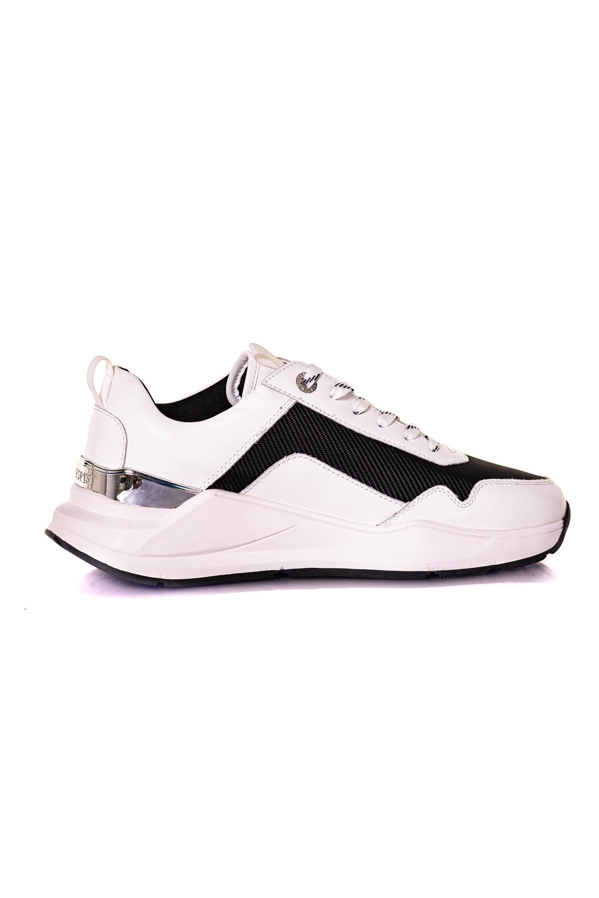 White and black sneakers - Image n°9