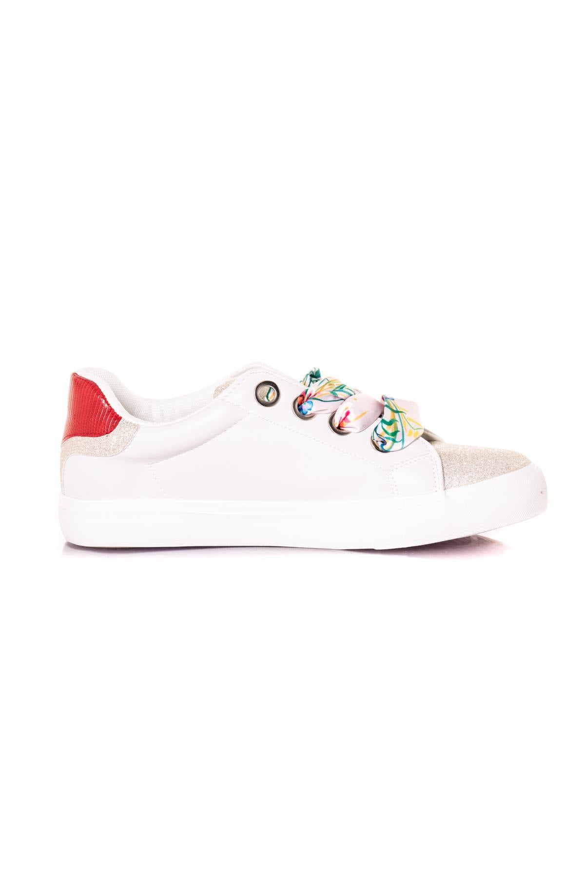  Trendy sneakers - Image n°9