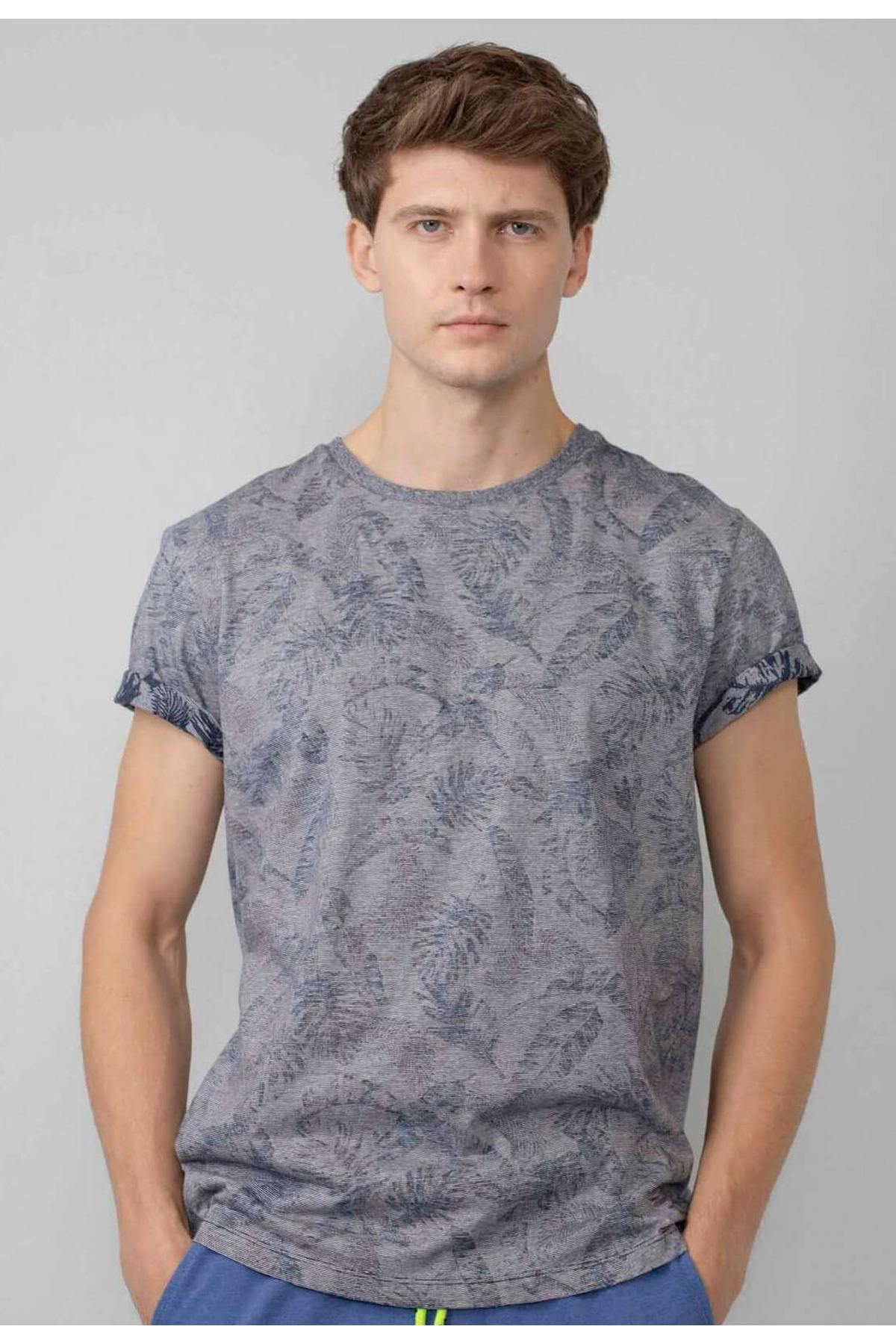 Men's floral pattern t-shirt - Image n°1