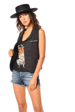 Cowgirl style sleeveless jacket - Image n°3