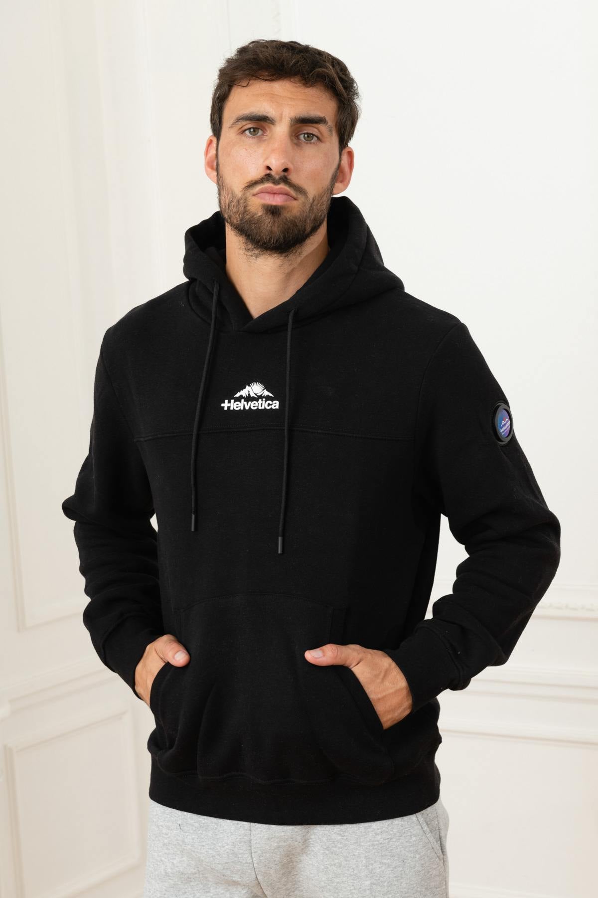 Black hooded sweater with belly pocket - Image n°3