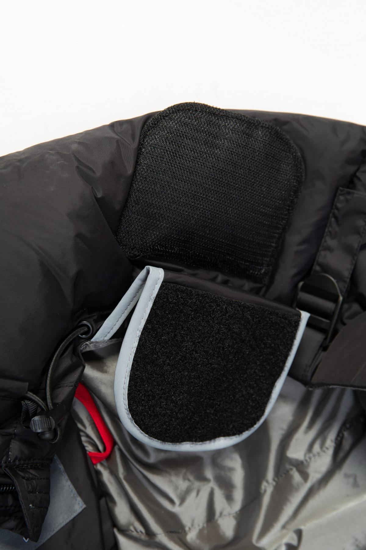 Pull-on sleeveless down jacket with peaked hood - Image n°8