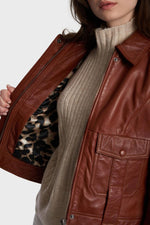 Women's pilot-inspired tan leather jacket - Image n°2