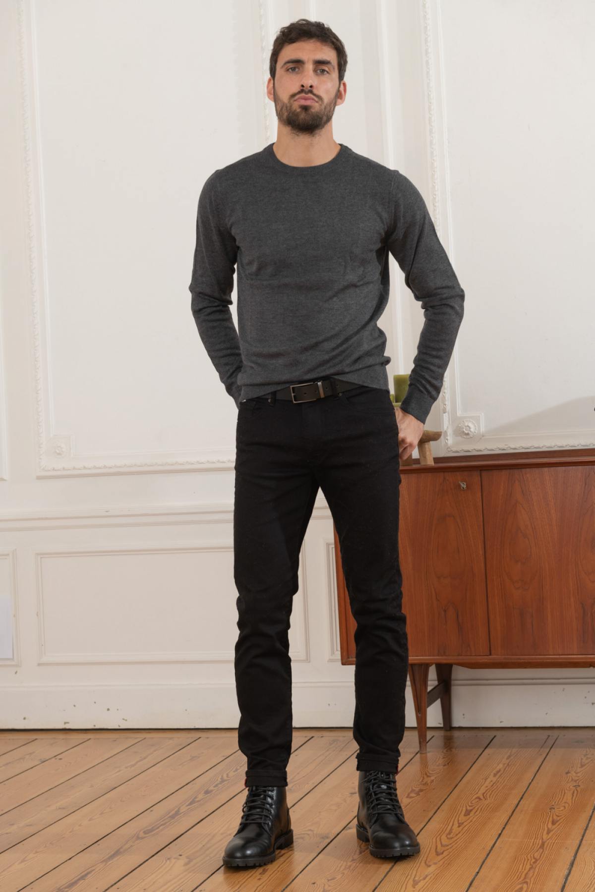Dark gray round neck sweater - Image n°2