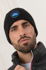 Black beanie with Mountain Pioneers logo - Image n°1