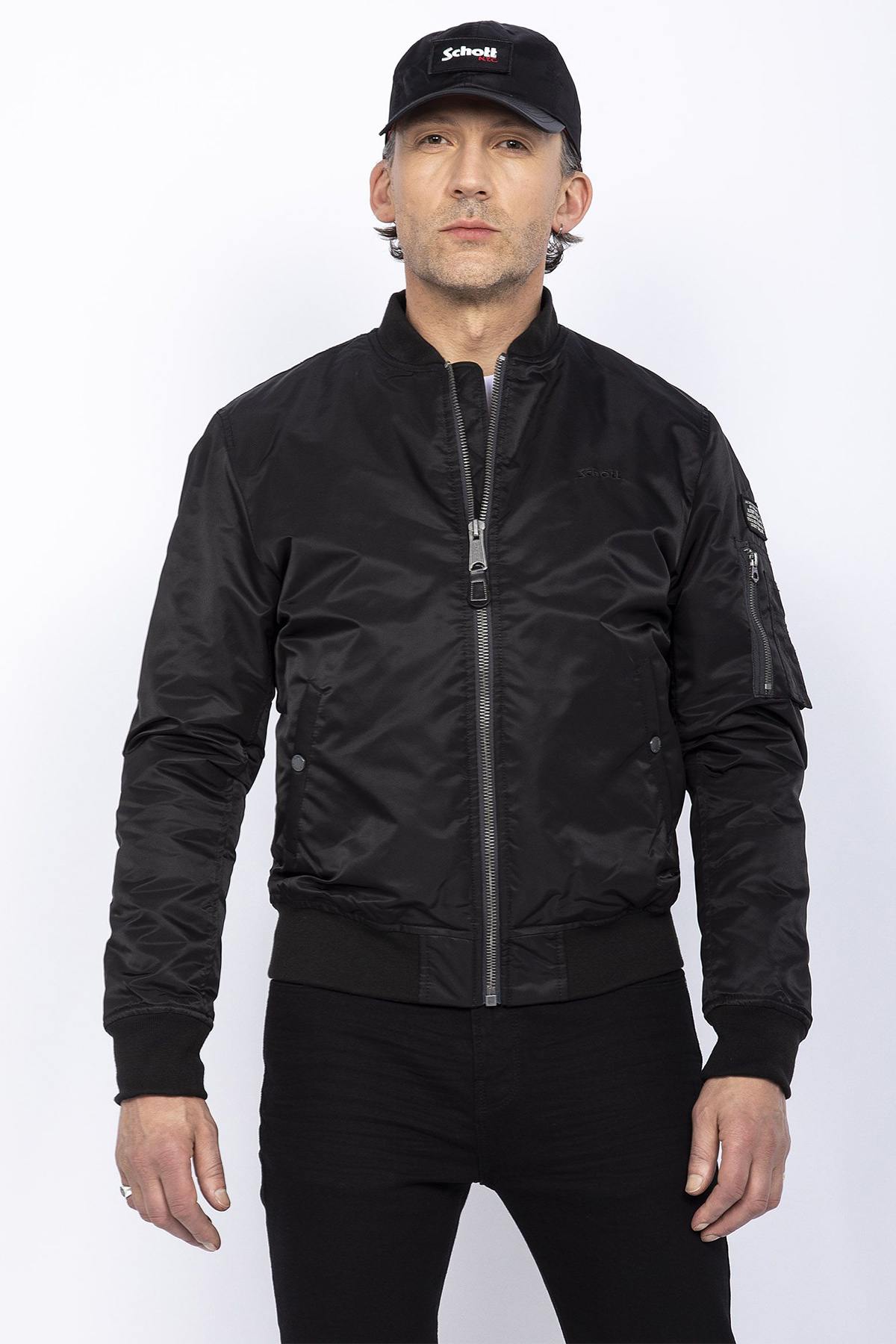 Black military bomber - Image n°1