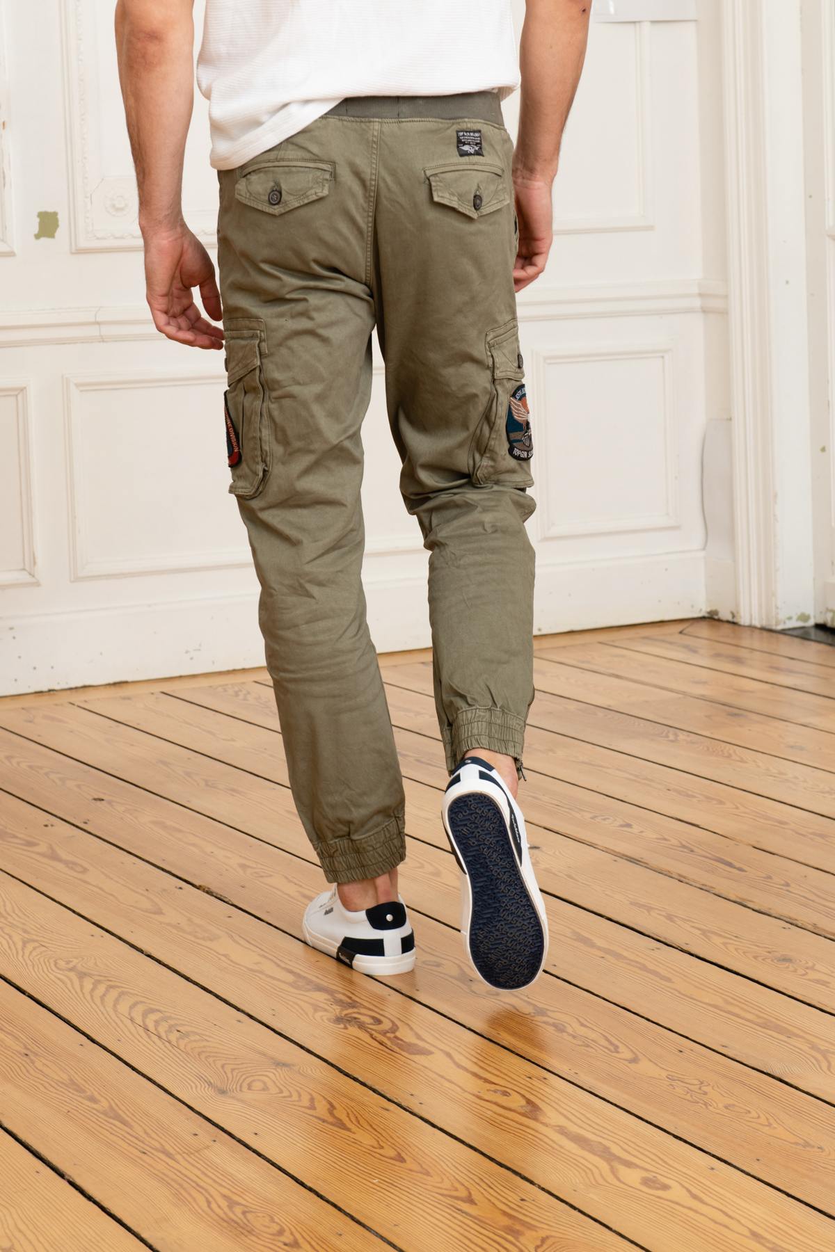 Khaki military pants with patches - Image n°7