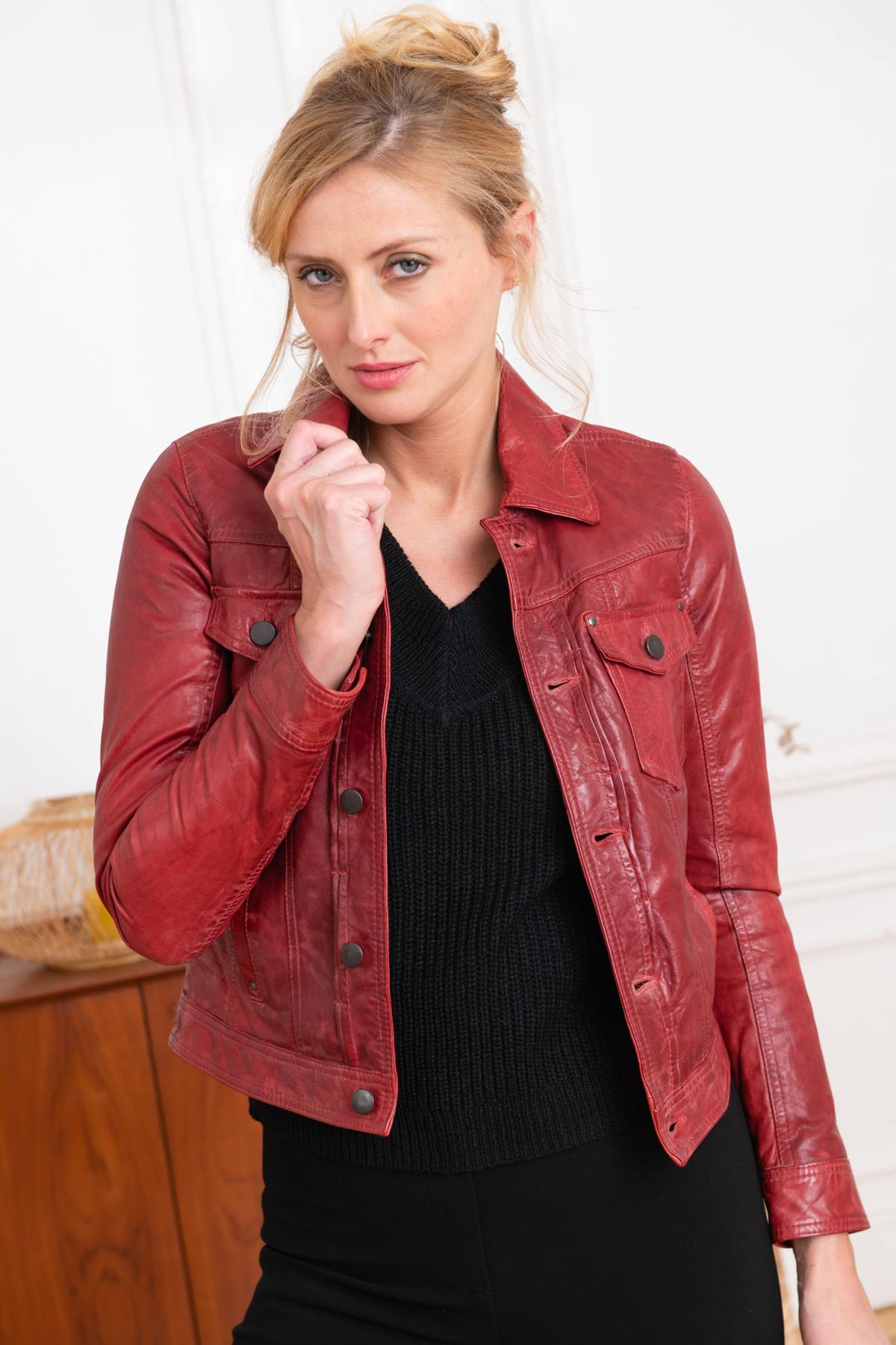 Short red leather jacket - Image n°1